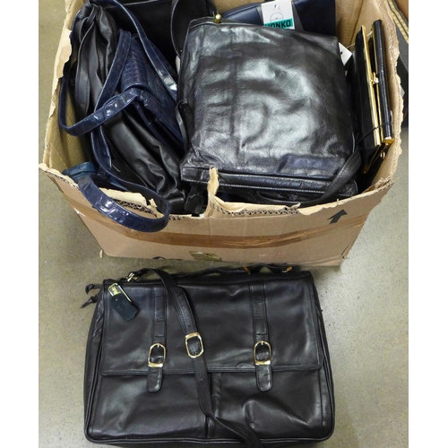 1109 - A collection of leather bags including Tula **PLEASE NOTE THIS LOT IS NOT ELIGIBLE FOR POSTING AND P... 