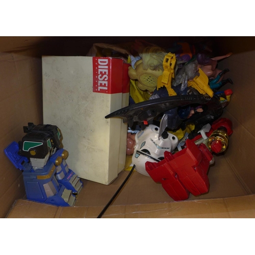 1146 - A box of modern Action Man figures, a helicopter and other figures **PLEASE NOTE THIS LOT IS NOT ELI... 