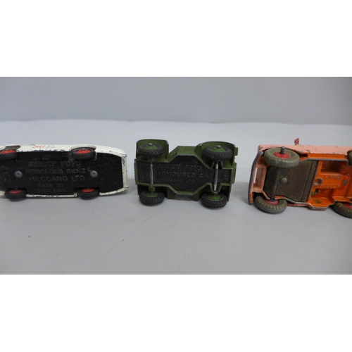 625 - A Dinky Toys 340 Land Rover (re-painted), 670 Dinky Armoured Car (in associated box), Dinky 237 Merc... 