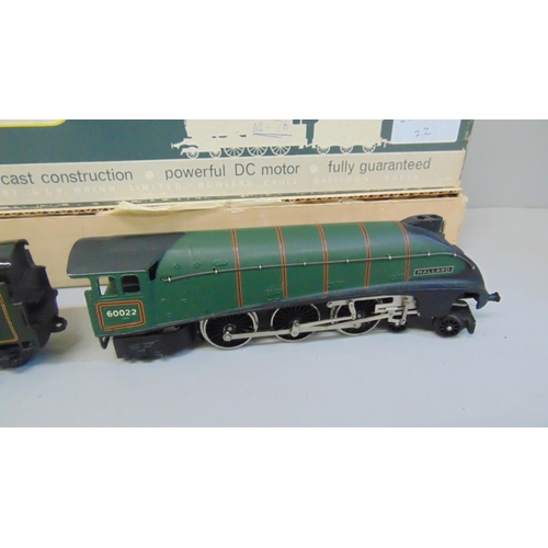 633 - A Tri-ang Wrenn 00/HO Mallard locomotive, boxed