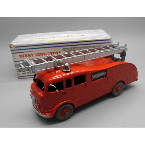 647 - A Dinky Supertoys no. 955 Fire Engine, boxed