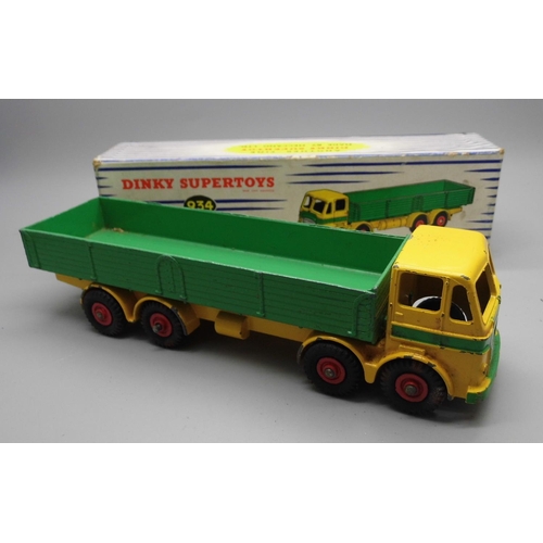 649 - A Dinky Supertoys no. 934 Leyland Octopus Wagon, boxed