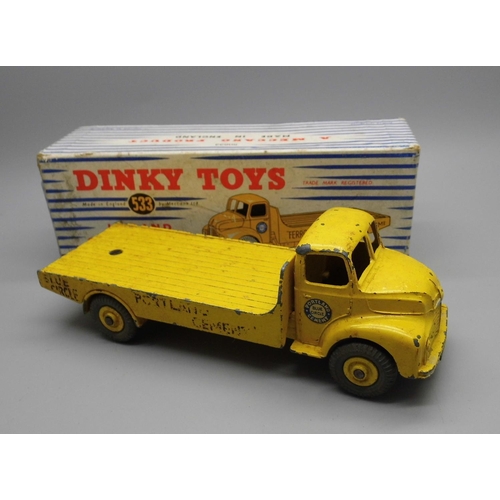 651 - A Dinky Toys no.533 Leyland Cement Wagon, boxed