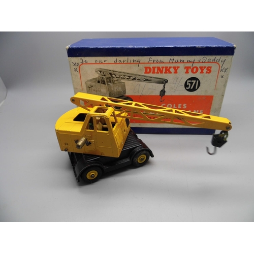 658 - A Dinky Toys no.571 Coles Mobile Crane, boxed