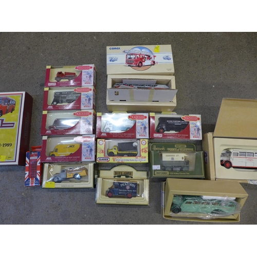 716 - A collection of Corgi and Trackside model vehicles, boxed