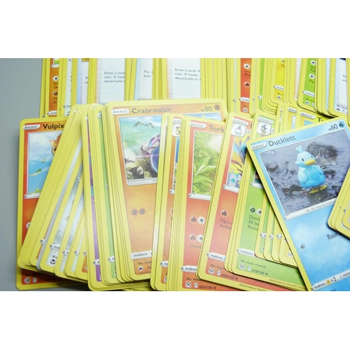 810 - 390 Pokemon cards, various sets including Blade Star runs, some from 2012, with collector's box, dic... 