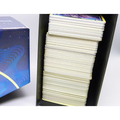 812 - 500 Pokemon cards, various sets in collector's box