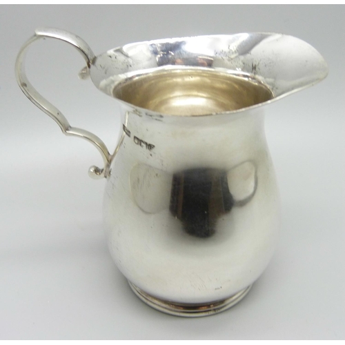 814 - A silver jug, James Dixon & Sons, Sheffield 1947, 131g