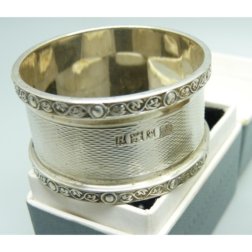 835 - Two silver napkin rings, 71g