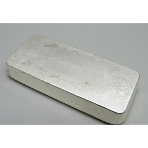 846 - A 500g 999 fine silver bar