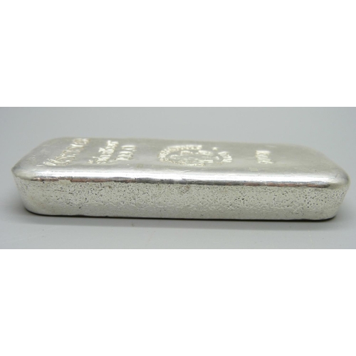 847 - A 500g 999 fine silver bar