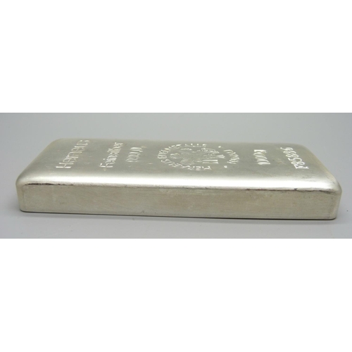 849 - A 1kg 999 fine silver bar