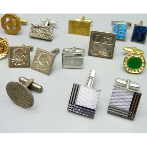 871 - Three pairs of silver cufflinks, two single silver cufflinks, other cufflinks, a silver cased wristw... 