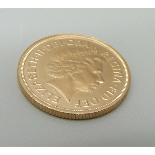 914 - A 2015 gold full sovereign