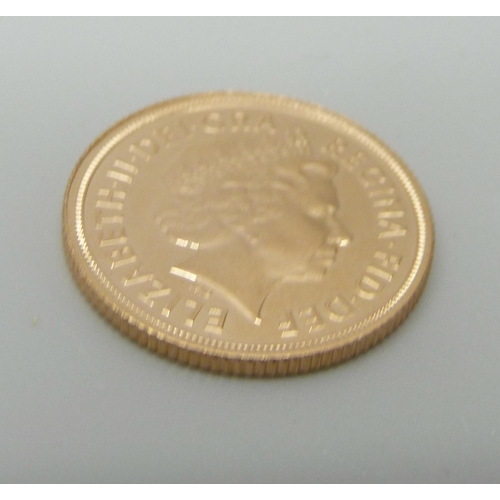 926 - A 2015 gold full sovereign