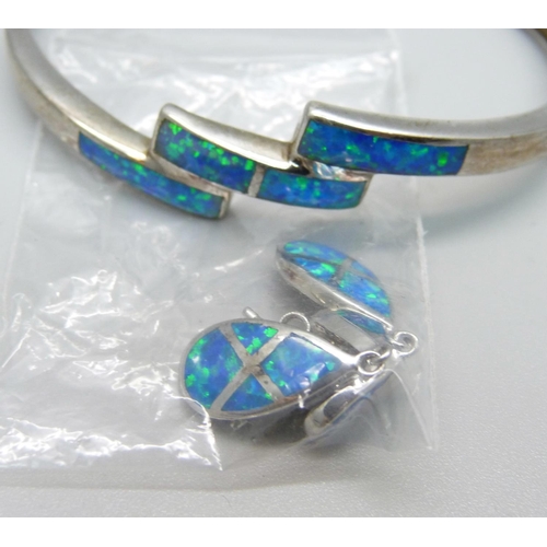 927 - Silver and synthetic opal set jewellery and other silver jewellery