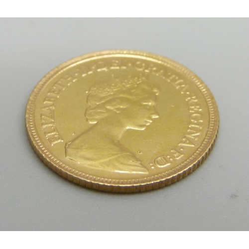 932 - A 1982 gold half sovereign