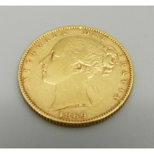 971 - A rare Victorian 1869 gold sovereign, die number 25