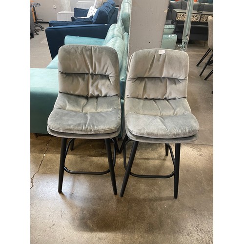 1574 - A pair of Enderson light grey plush velvet bar stools