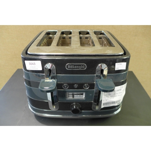 3043 - Delonghi Black Toaster (290-202) * This lot is subject to VAT