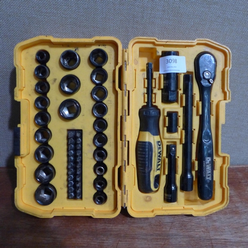 3098 - Dewalt Mechanics Set (290-137) * This lot is subject to VAT