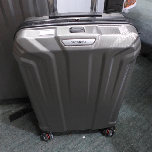 3291 - Samsonite Endure Two Piece Hardside Case Set, original RRP £134.99 + VAT     (289-150) * This lot is... 