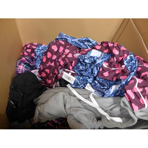 3331 - Box of mixed sized/style Women's lounge wear inc DKNY  * This lot is subject to VAT