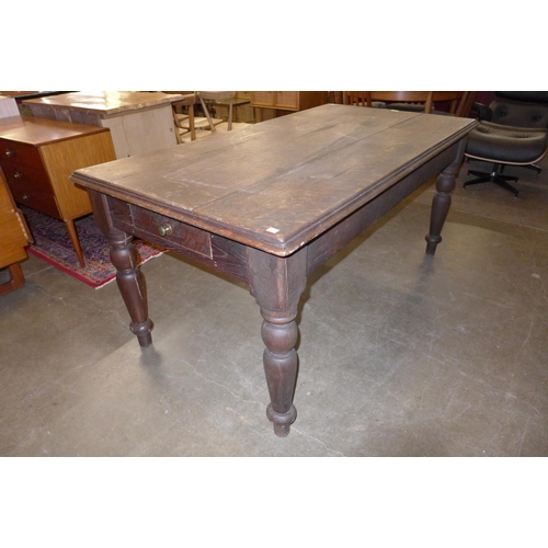 205C - A Victorian oak two drawer farmhouse kitchen table