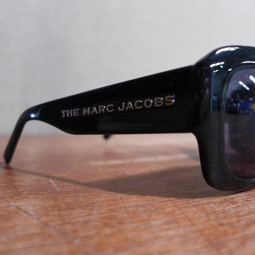 3072 - Marc Jacobs Ladies Clam Sunglasses (290-270) * This lot is subject to VAT