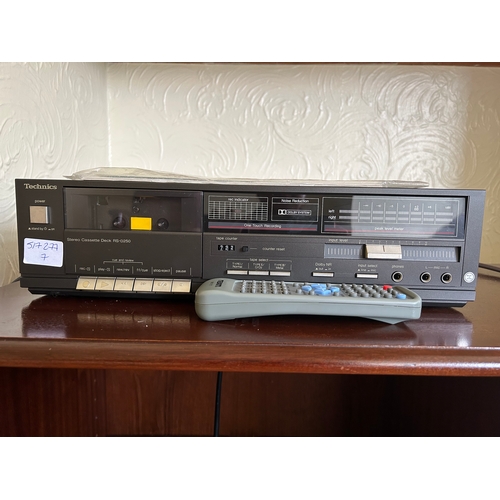 2161B - Technics stereo cassette desk R/S -D250