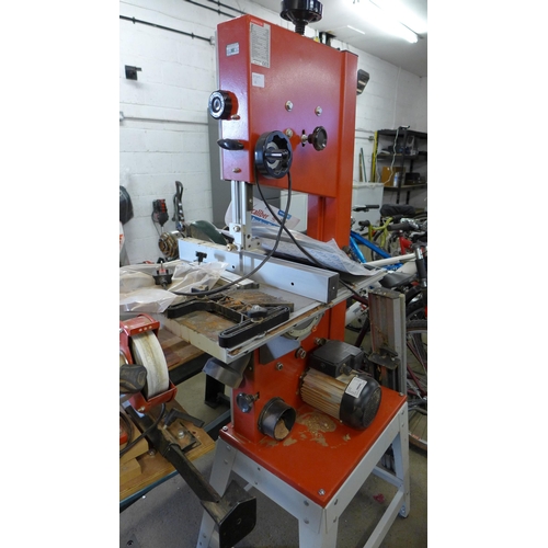 2002 - Axminster Hobby  Series band saw (HBS310N), 550v-230w inc. box of spare saw blades