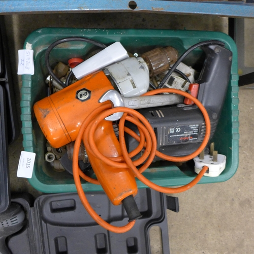 2015 - Bundle of power and hand tools including Woolworths drill and Black and Decker drill