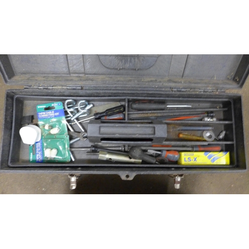 2035 - 2 toolboxes containing a mixed quantity of tools including sprit level, files, screwdrivers and more