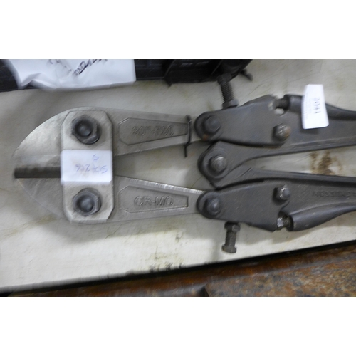 2041 - Large bolt cutters 30inch