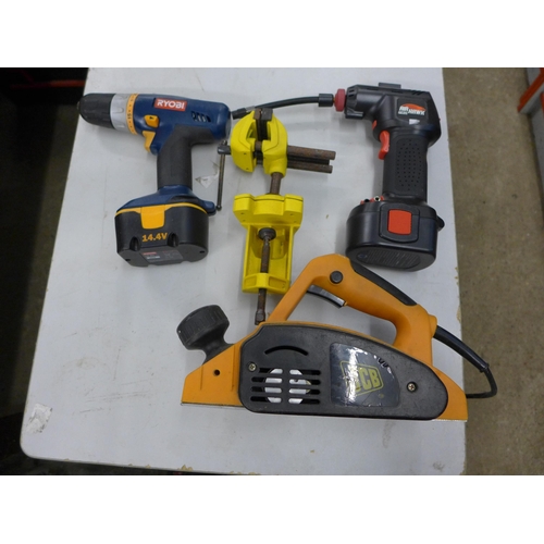 2049 - Ryobi power drill, Air Hawk Pro 12v air gun, JCB 650w - 230v planer and stanley vice - electric plan... 