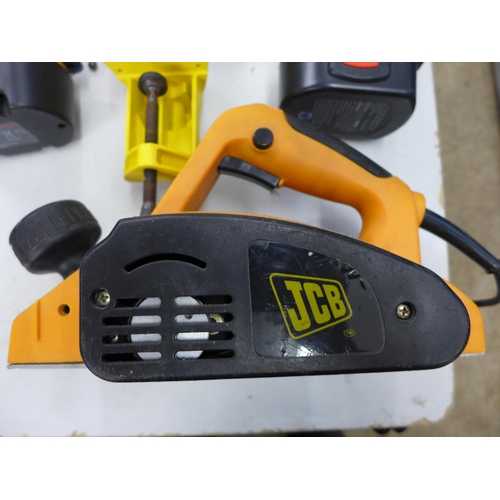 2049 - Ryobi power drill, Air Hawk Pro 12v air gun, JCB 650w - 230v planer and stanley vice - electric plan... 