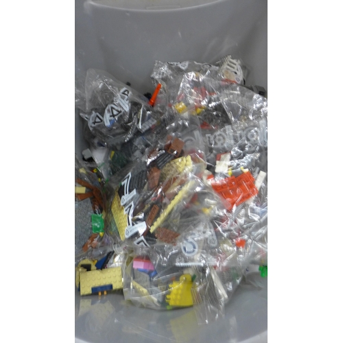 2092 - Box of Lego