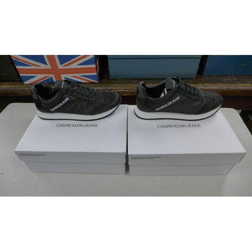 2121 - Calvin Klein trainers UK 9.5 x 2 pairs