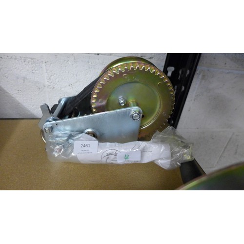 2461 - Double gear strap winch * this lot is subject to VAT