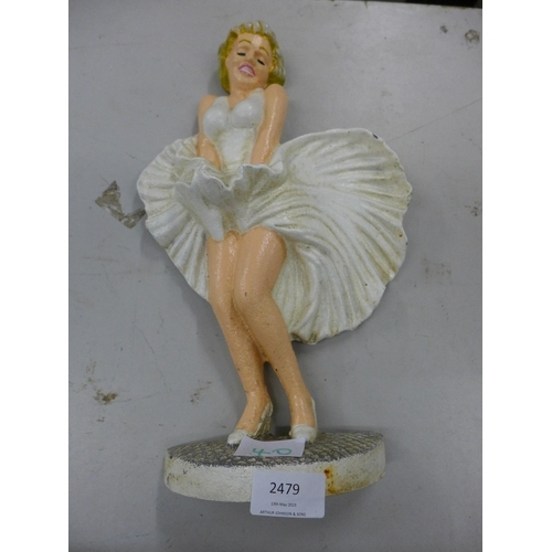 2479 - Marilyn Monroe doorstop * this lot is subject to VAT