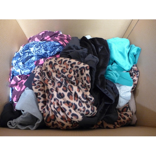 3093 - Box of mixed sized/style Women's lounge wear inc DKNY  * This lot is subject to VAT