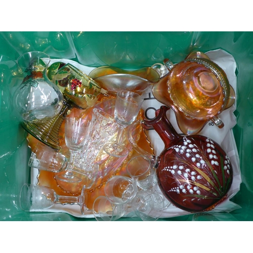 1157 - A box of mixed glass, orange carnival glass, etched wines, cranberry glass decanter lacking stopper,... 