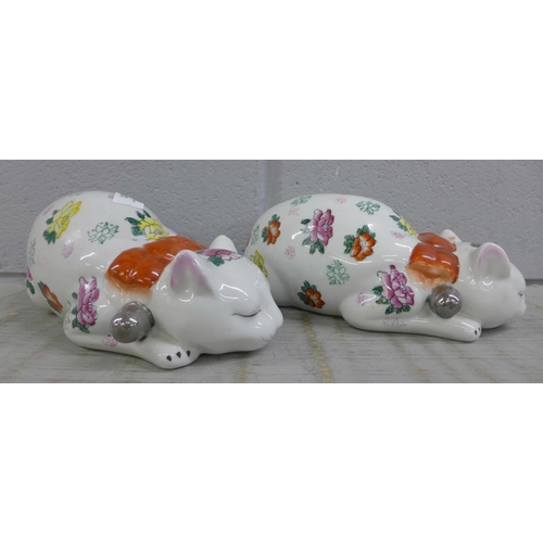 1163 - Two Chinese porcelain cat figures **PLEASE NOTE THIS LOT IS NOT ELIGIBLE FOR POSTING AND PACKING**