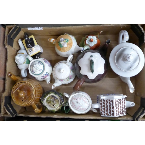 1179 - Two boxes of decorative and novelty teapots, (24) **PLEASE NOTE THIS LOT IS NOT ELIGIBLE FOR POSTING... 