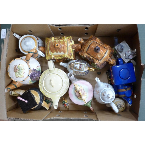 1179 - Two boxes of decorative and novelty teapots, (24) **PLEASE NOTE THIS LOT IS NOT ELIGIBLE FOR POSTING... 