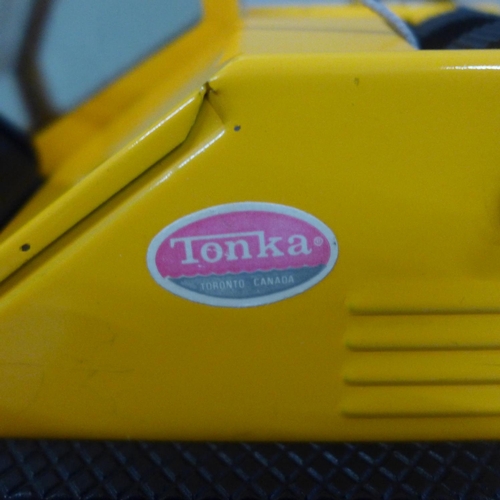 611 - A Tonka model crane, original condition