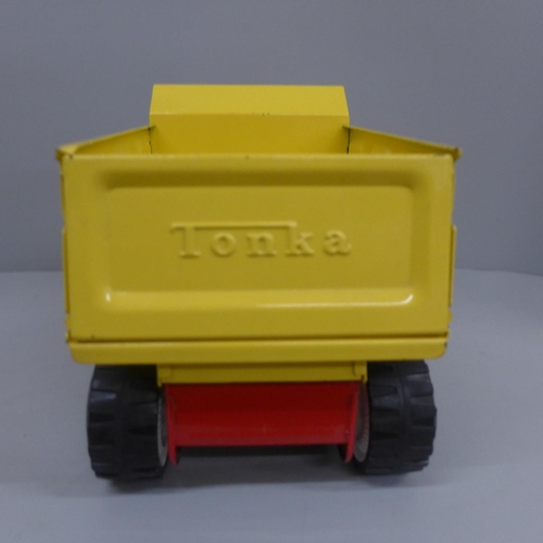 616 - A 1970's Tonka pressed steel model gas turbine tipper truck, original condition