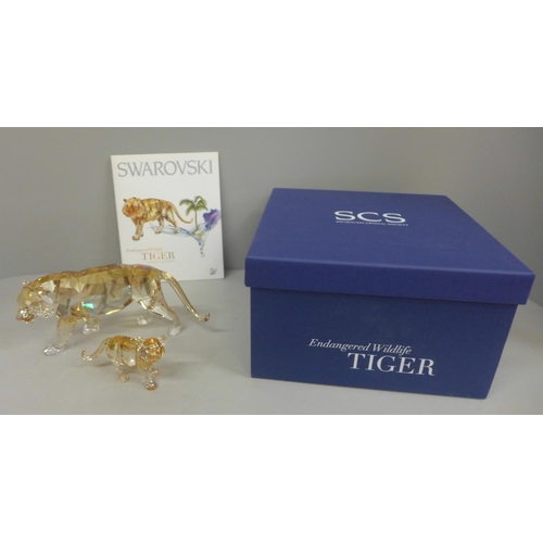 629 - A Swarovski Endangered Wildlife crystal tiger and tiger cub, boxed