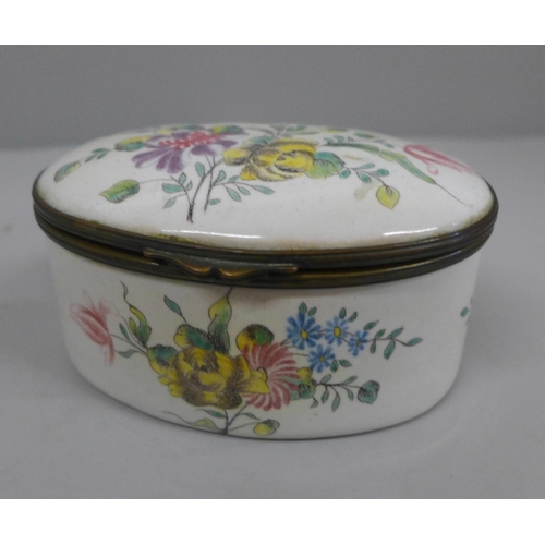 635D - A 19th/early 20th Century enamelled oval trinket box