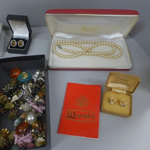 689 - Costume jewellery including a pair of silver earrings